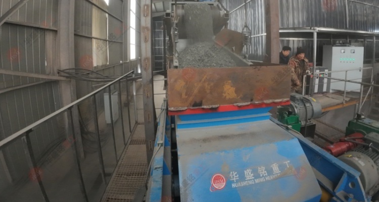 尾礦渣破碎機(jī)生產(chǎn)現(xiàn)場 尾礦渣破碎機(jī)生產(chǎn)現(xiàn)場